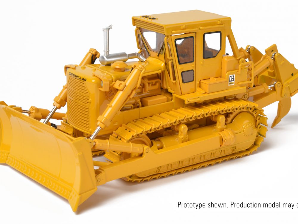 1:48 Cat<sup class='superscript'>®</sup> D8K Dozer with S-Blade - Die-Cast