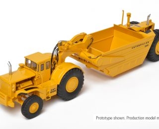 Cat® 666 - Front View